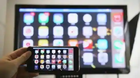 将手机画面投射至电视，享受沉浸式大屏视听新方式