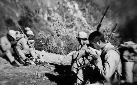 你能在战火中坚守人性吗？这是我的战争完整版》完整移植版已上线，包含所有内容！