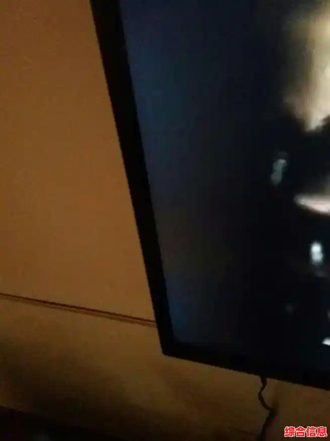 电视黑屏一秒恢复什么情况？,电视机黑屏