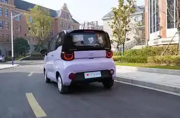 奇瑞QQ：精巧设计，开启城市道路的愉悦驾驶体验！