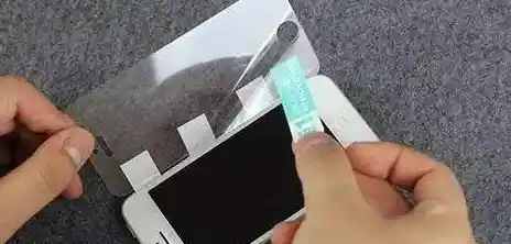 手机贴膜全攻略：轻松学会专业级屏幕保护技巧